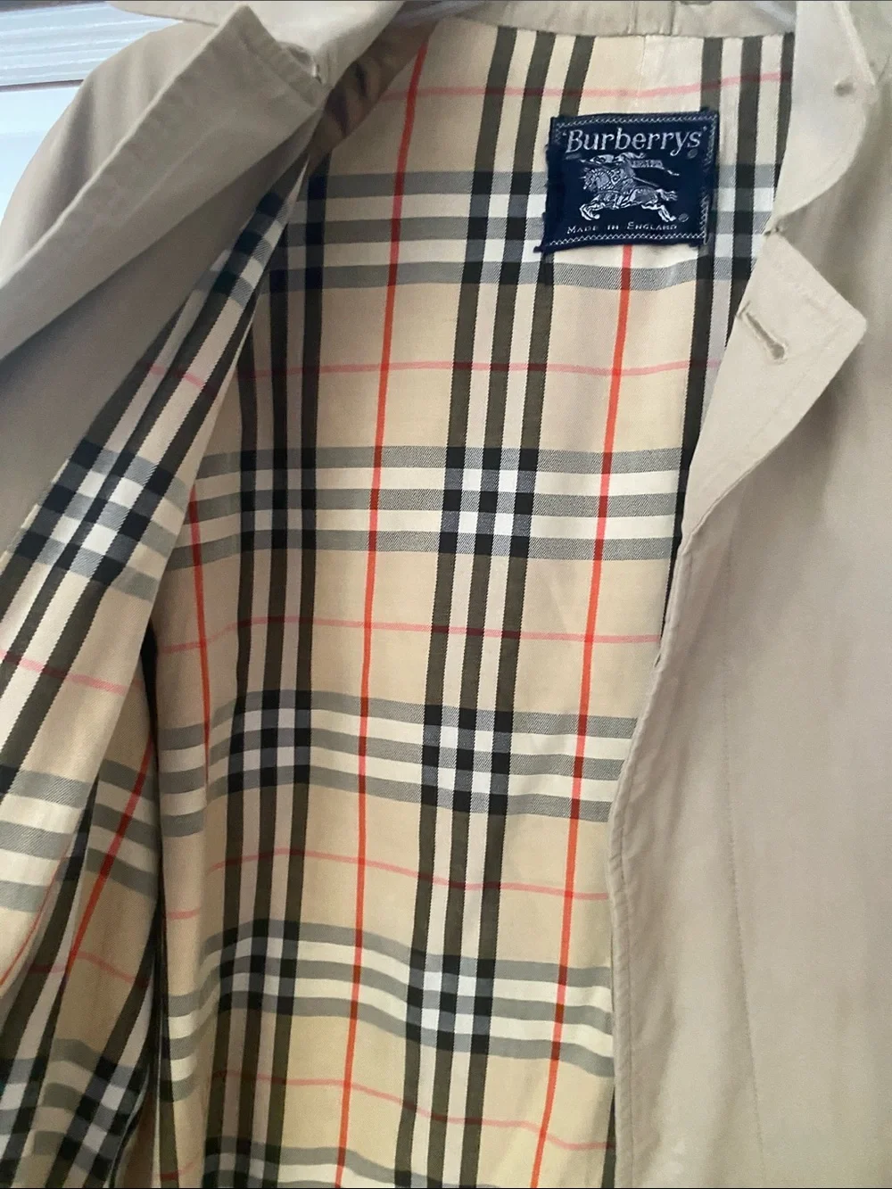 Burberry Beige Women's Trench Coat - Picture 2 of 11
